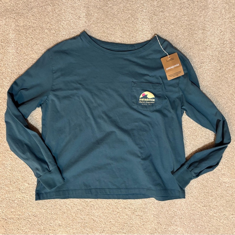 Patagonia Long Sleeve Applied Imagination, Easy Cut Wetland Blue Size small NWT